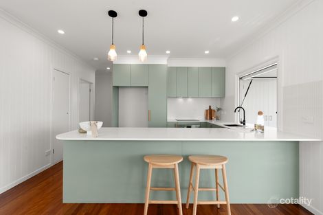 Property photo of 54 Roseneath Parade Wynnum West QLD 4178