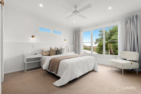 Property photo of 54 Roseneath Parade Wynnum West QLD 4178