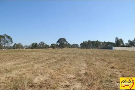 5 Portrush Cres, Luddenham, NSW 2745