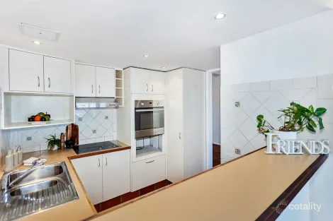 Property photo of 16/11 Balfour Crescent Highland Park QLD 4211