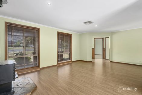 Property photo of 19 Elmslie Circuit West Wodonga VIC 3690