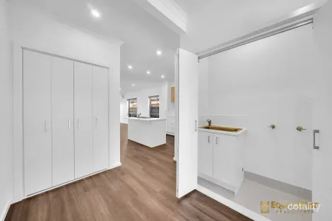 Property photo of 49 Woolspinner Crescent Wyndham Vale VIC 3024