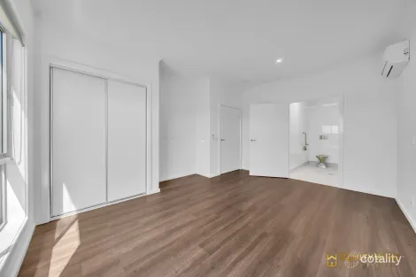 Property photo of 49 Woolspinner Crescent Wyndham Vale VIC 3024