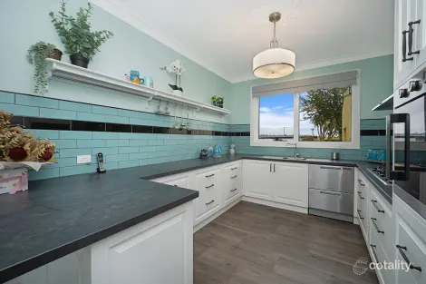 Property photo of 4 Smith Street Hamilton VIC 3300