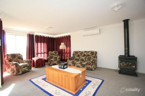 Property photo of 40 John Verge Avenue Rutherford NSW 2320