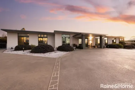 Property photo of 32 Robert Hoddle Grove Bombira NSW 2850