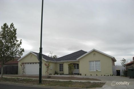 22 Royal Cres, Hillside, VIC 3037