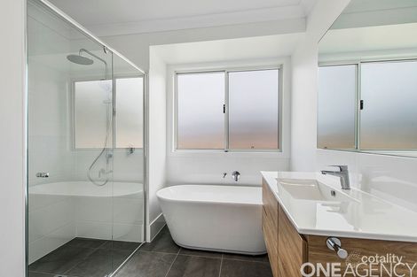 Property photo of 33 Neave Way Thrumster NSW 2444