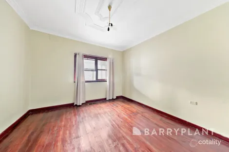 Property photo of 32 Lahy Street St Albans VIC 3021
