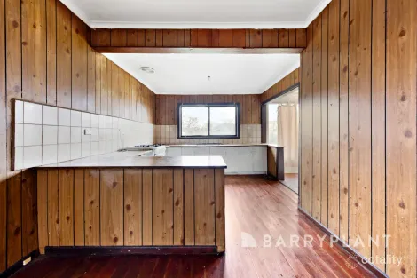 Property photo of 32 Lahy Street St Albans VIC 3021