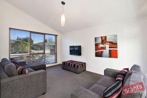 Property photo of 2 Lowden Court Narre Warren South VIC 3805