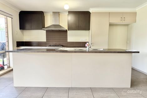 Property photo of 62 Eltham Parade Manor Lakes VIC 3024