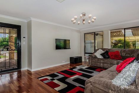 Property photo of 18 Summer Hill Place Warnbro WA 6169