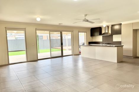 Property photo of 62 Eltham Parade Manor Lakes VIC 3024