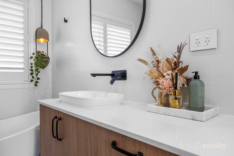 Property photo of 2 Moss Ridge Sackville North NSW 2756