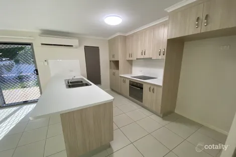 Property photo of 2/74 Makybe Diva Drive Ooralea QLD 4740