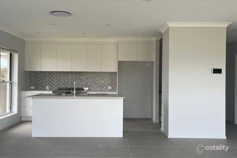 Property photo of 3 Songlark Court Point Vernon QLD 4655
