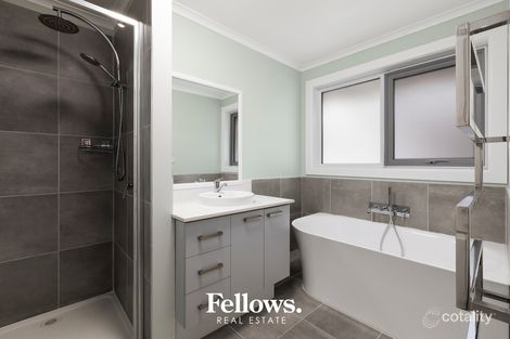 Property photo of 2 Richards Road Nar Nar Goon VIC 3812