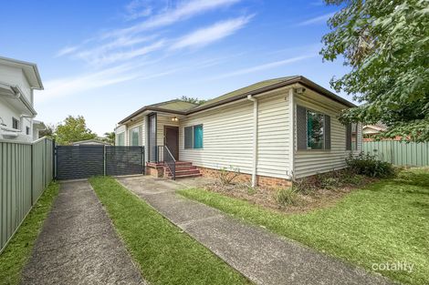 18 Albert St, Unanderra, NSW 2526