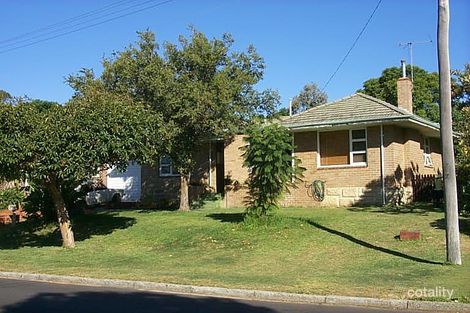 19 Woodley Cres, Melville, WA 6156