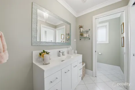 Property photo of 68 Macarthur Circuit Camden Park NSW 2570