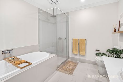 Property photo of 24 Amadeo Way Chirnside Park VIC 3116