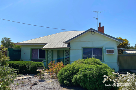 9 James St, Kellerberrin, WA 6410