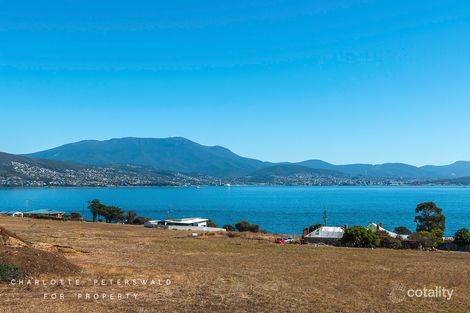 Property photo of 869 Oceana Drive Tranmere TAS 7018
