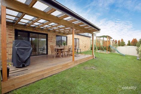 Property photo of 13 Macquarie Circuit Pakenham VIC 3810