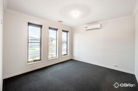 Property photo of 20 Trainers Way Clyde North VIC 3978