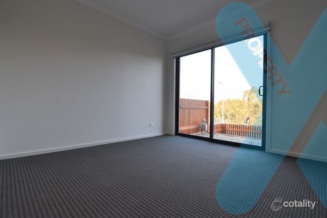 Property photo of 46 Queen Circuit Sunshine VIC 3020