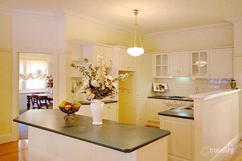 Property photo of 8 Madel Avenue Strathmore VIC 3041