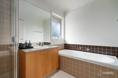 Property photo of 7 Colonial Place Heatherton VIC 3202