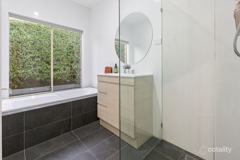 Property photo of 7 Orchid Avenue Mornington VIC 3931
