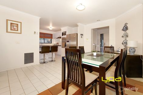 Property photo of 37 Beacon Hills Crescent Craigieburn VIC 3064