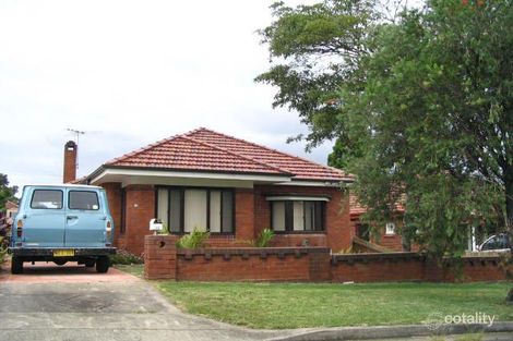 13 Moreton Ave, Kingsgrove, NSW 2208