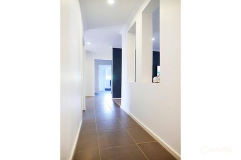 Property photo of 16 Dartmouth Court Kialla VIC 3631
