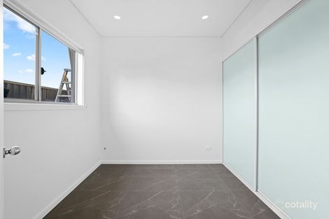 Property photo of 6 Hoxton Place Spring Farm NSW 2570