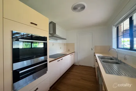 Property photo of 2 Penrose Drive Bomaderry NSW 2541