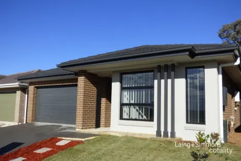 3 Dowie Dr, Claymore, NSW 2559