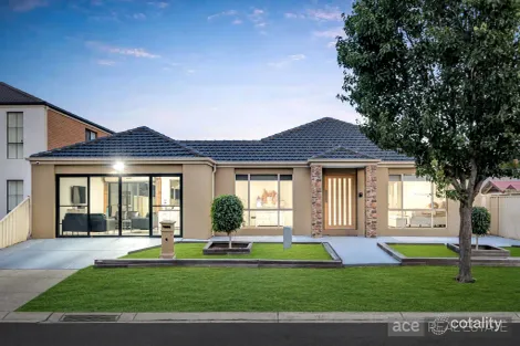 Property photo of 4 Sperlonga Grove Point Cook VIC 3030