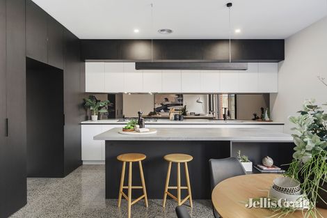 Property photo of 2 Mills Place Mooroolbark VIC 3138