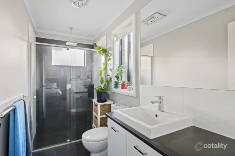 Property photo of 1 Courage Court Strathfieldsaye VIC 3551