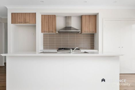 Property photo of 10 Bridgegate Road Thornhill Park VIC 3335