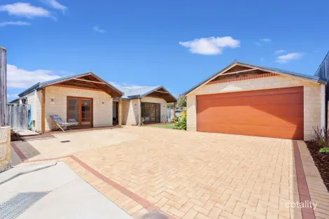 Property photo of 15 Marloo Lane Quinns Rocks WA 6030