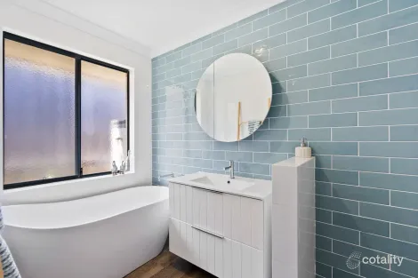 Property photo of 15 Marloo Lane Quinns Rocks WA 6030