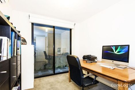 Property photo of 8 Lakeside Crescent Keilor East VIC 3033