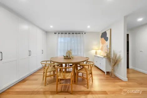 Property photo of 4 Dunrossil Drive Sunbury VIC 3429