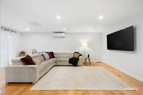 Property photo of 4 Dunrossil Drive Sunbury VIC 3429
