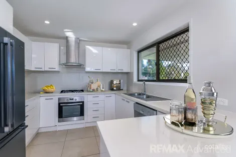 Property photo of 102 Biggs Avenue Beachmere QLD 4510